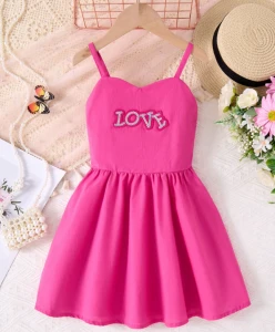 Różowa Sukienka LOVE dla Dziewczynki Letnia Sukienka w Serca Kostium